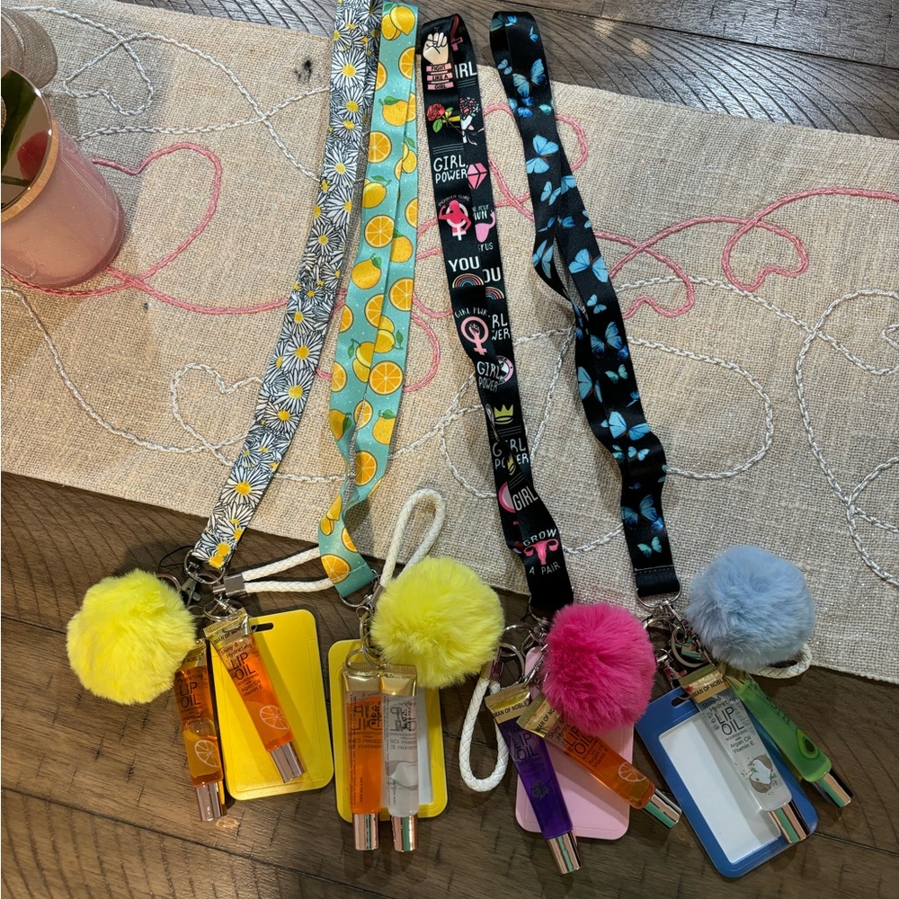 Lanyard with pompom + Accs. Lot